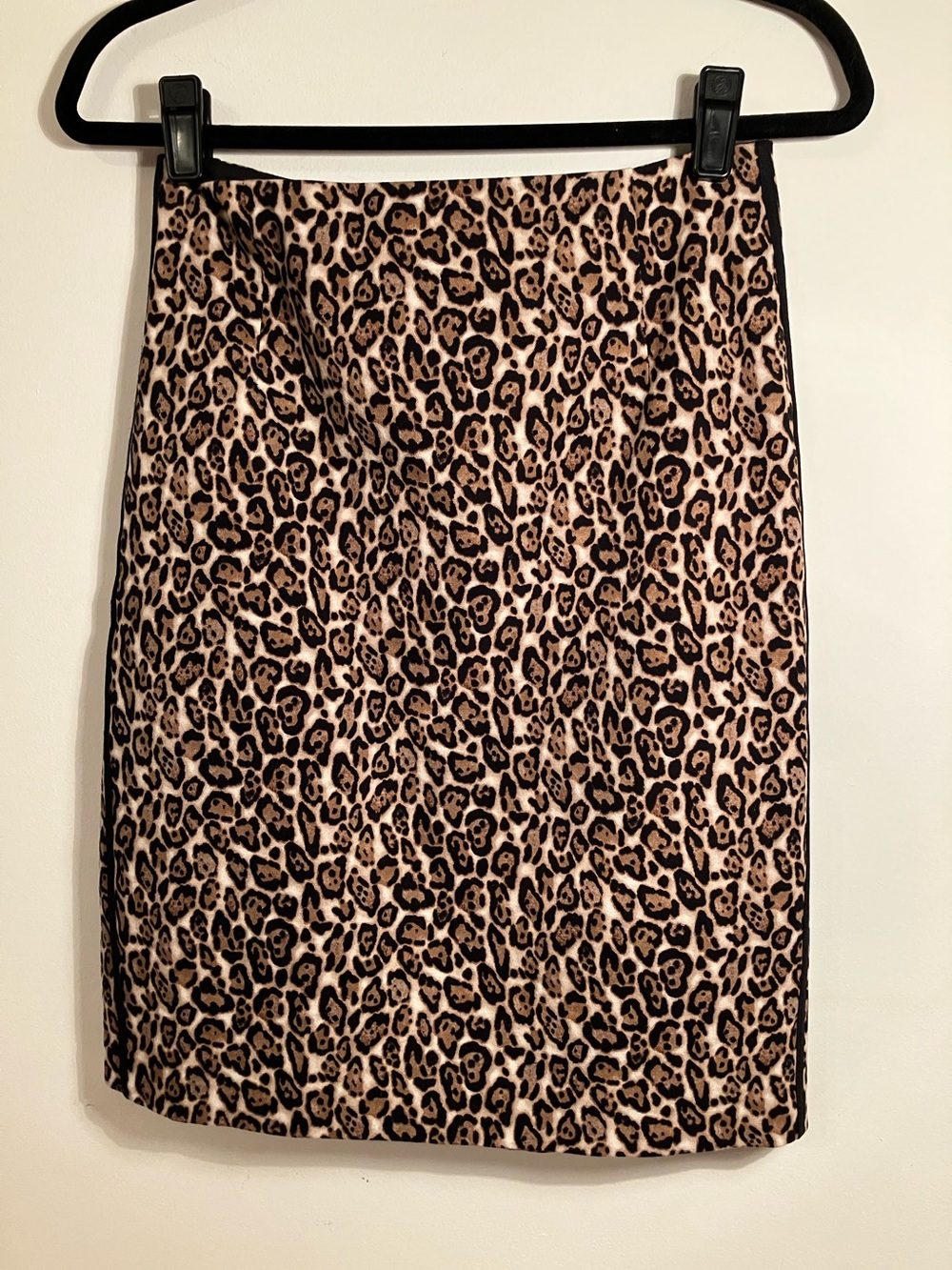 White House Black Market Leopard Print Pencil Skirt
